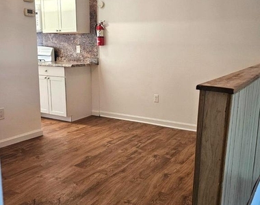 122 Centre Ave Avenue - Photo Thumbnail 7