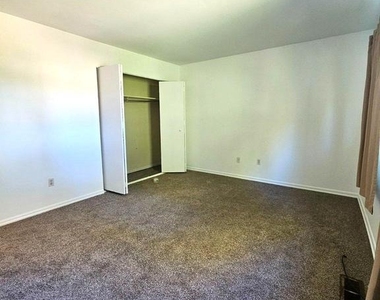 122 Centre Ave Avenue - Photo Thumbnail 15
