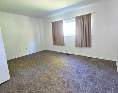 122 Centre Ave Avenue - Photo Thumbnail 14