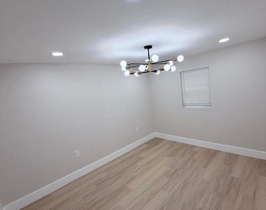 84 Chester Avenue - Photo Thumbnail 17