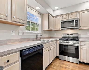 213 Tanager Court - Photo Thumbnail 10