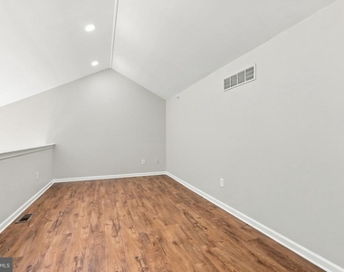 213 Tanager Court - Photo Thumbnail 16