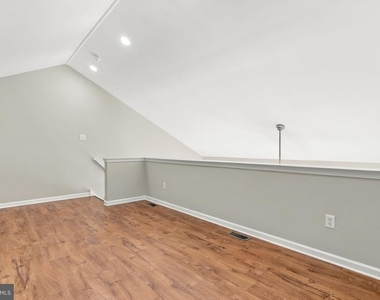 213 Tanager Court - Photo Thumbnail 15