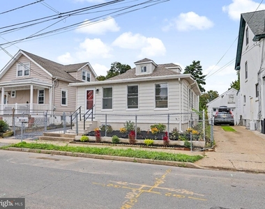 131 Hazel Avenue - Photo Thumbnail 3