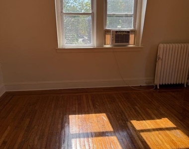 206 Nassau Street - Photo Thumbnail 6