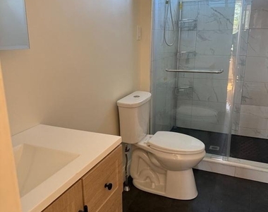 206 Nassau Street - Photo Thumbnail 8