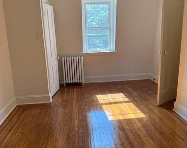 206 Nassau Street - Photo Thumbnail 1