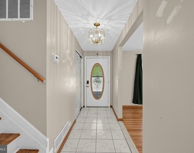 4 Roslyn Road - Photo Thumbnail 8