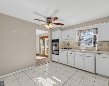 4 Roslyn Road - Photo Thumbnail 16