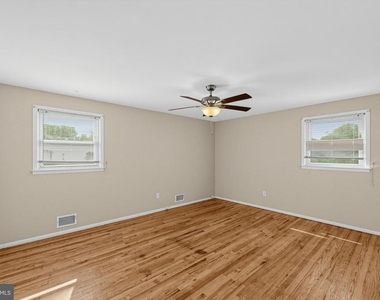 4 Roslyn Road - Photo Thumbnail 17