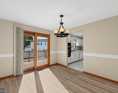 4 Roslyn Road - Photo Thumbnail 10