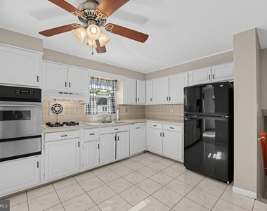 4 Roslyn Road - Photo Thumbnail 1