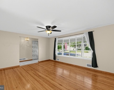 4 Roslyn Road - Photo Thumbnail 13