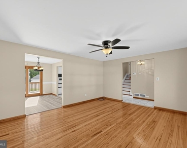 4 Roslyn Road - Photo Thumbnail 14