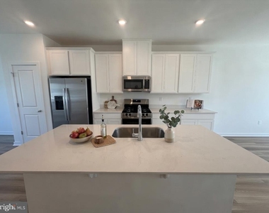 46 46 Morgans Mill Road - Photo Thumbnail 3