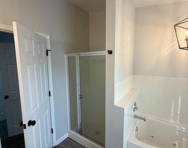 901 Mercer Drive - Photo Thumbnail 18