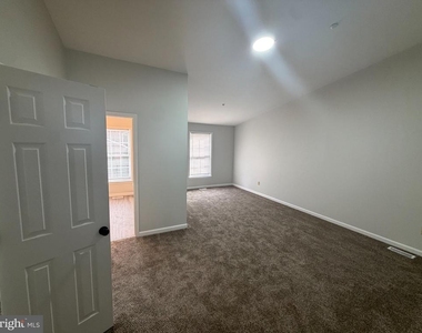 901 Mercer Drive - Photo Thumbnail 15