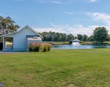 102 Golf Court - Photo Thumbnail 35