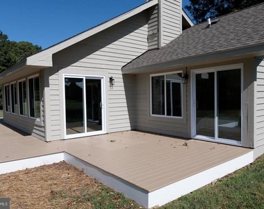 102 Golf Court - Photo Thumbnail 5