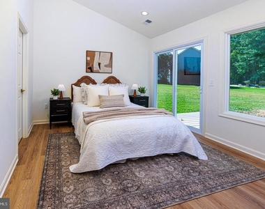102 Golf Court - Photo Thumbnail 21