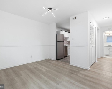 5976 Westchester Park Drive - Photo Thumbnail 12