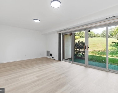 5976 Westchester Park Drive - Photo Thumbnail 8