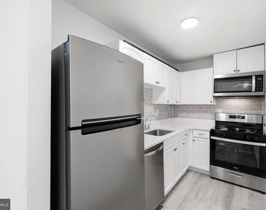 5976 Westchester Park Drive - Photo Thumbnail 15