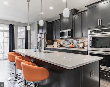 2922 Pinebrook Road - Photo Thumbnail 17