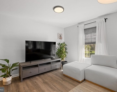 7020 Storch Lane - Photo Thumbnail 8