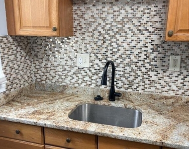2801 Iverson Street - Photo Thumbnail 2