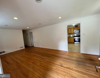 718 Maple Avenue - Photo Thumbnail 6