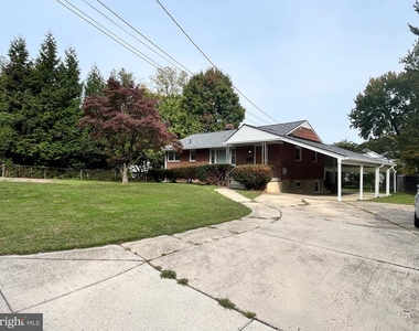 718 Maple Avenue - Photo Thumbnail 1