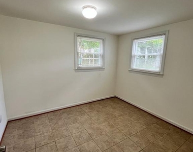 718 Maple Avenue - Photo Thumbnail 28