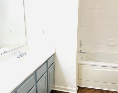 311 Cross Green Street - Photo Thumbnail 10