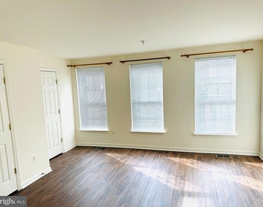 311 Cross Green Street - Photo Thumbnail 8