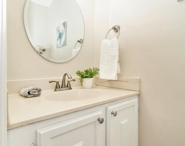 52 Cherry Bend Court - Photo Thumbnail 8
