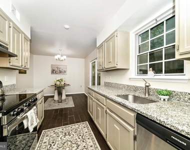 52 Cherry Bend Court - Photo Thumbnail 21