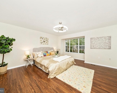 52 Cherry Bend Court - Photo Thumbnail 24