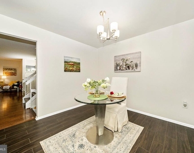 52 Cherry Bend Court - Photo Thumbnail 16