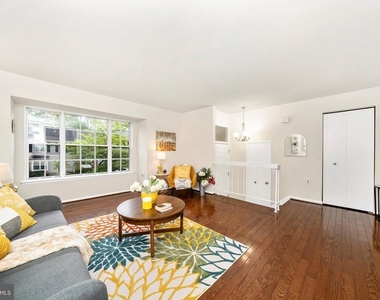52 Cherry Bend Court - Photo Thumbnail 5