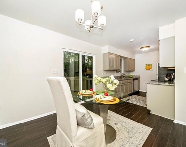 52 Cherry Bend Court - Photo Thumbnail 14