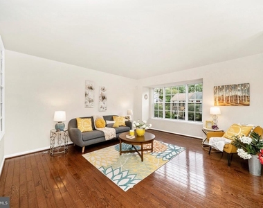 52 Cherry Bend Court - Photo Thumbnail 4
