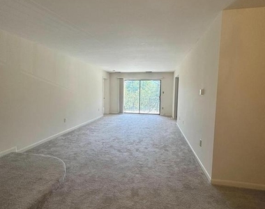 13207 Dairymaid Drive - Photo Thumbnail 8
