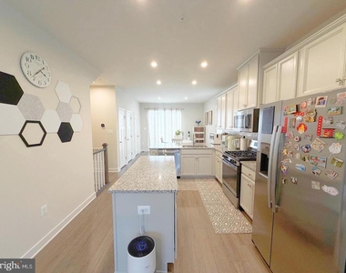 19536 Montgomery Village Avenue - Photo Thumbnail 15