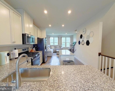 19536 Montgomery Village Avenue - Photo Thumbnail 12