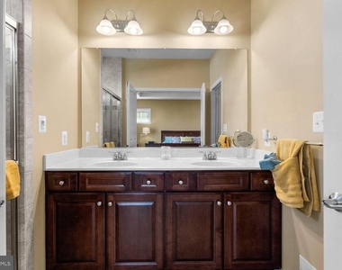 14103 Byrne Park Drive - Photo Thumbnail 8