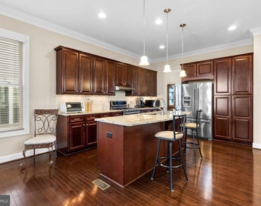 14103 Byrne Park Drive - Photo Thumbnail 3