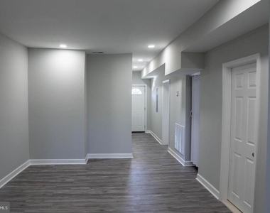 1009 Main Street - Photo Thumbnail 6