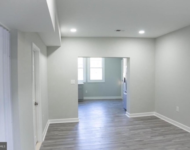 1009 Main Street - Photo Thumbnail 5