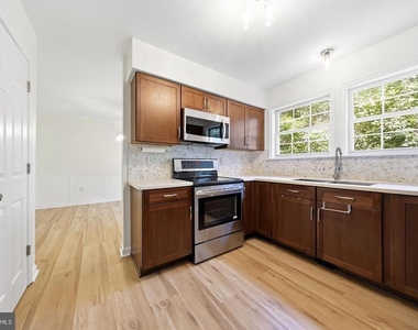 6728 Oakridge Road - Photo Thumbnail 11